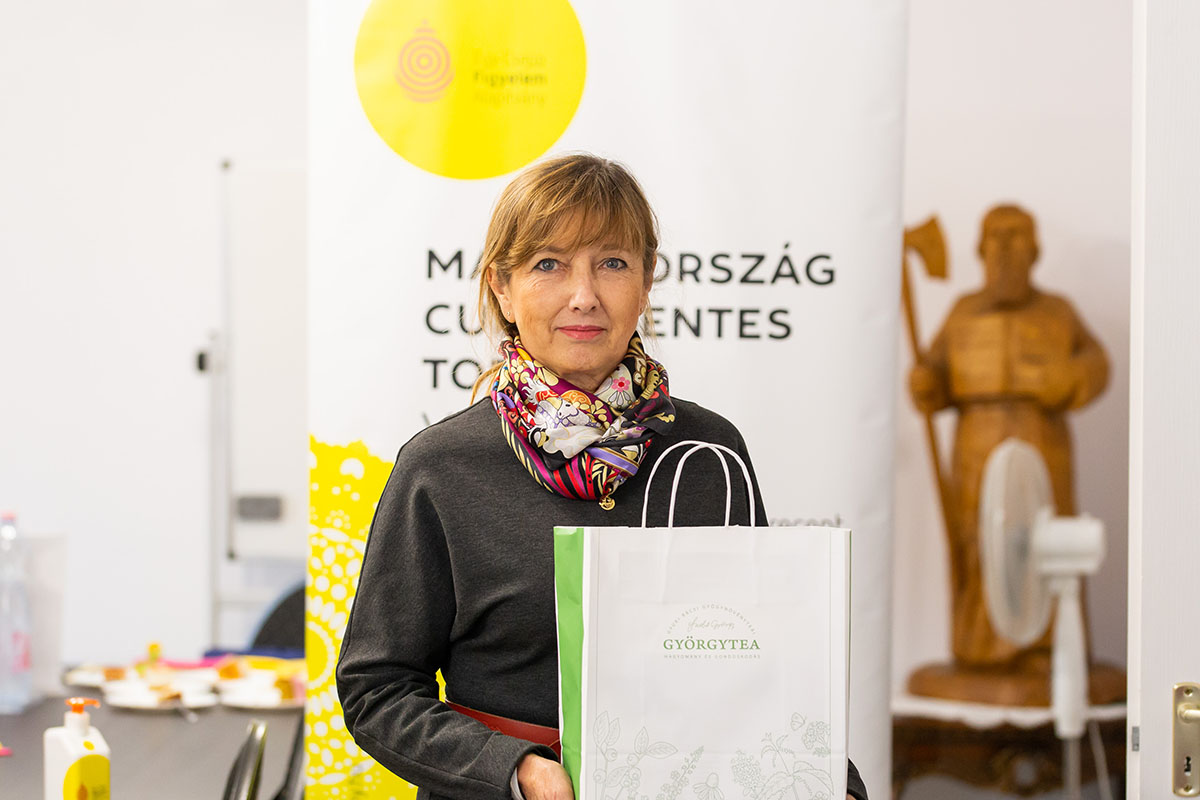 Lopes-Szabó Zsuzsa a különdíjjal 2020-ban